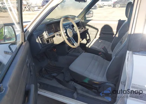 1990 Mazda B2600 Cab Plus из США, поврежденный, VIN JM2UF3143L0929716